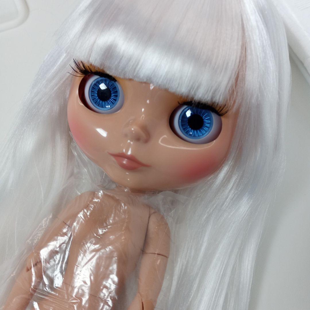 ツヤ肌 タンカラー ホワイトさらさらストレート 新品アイシードール 本体