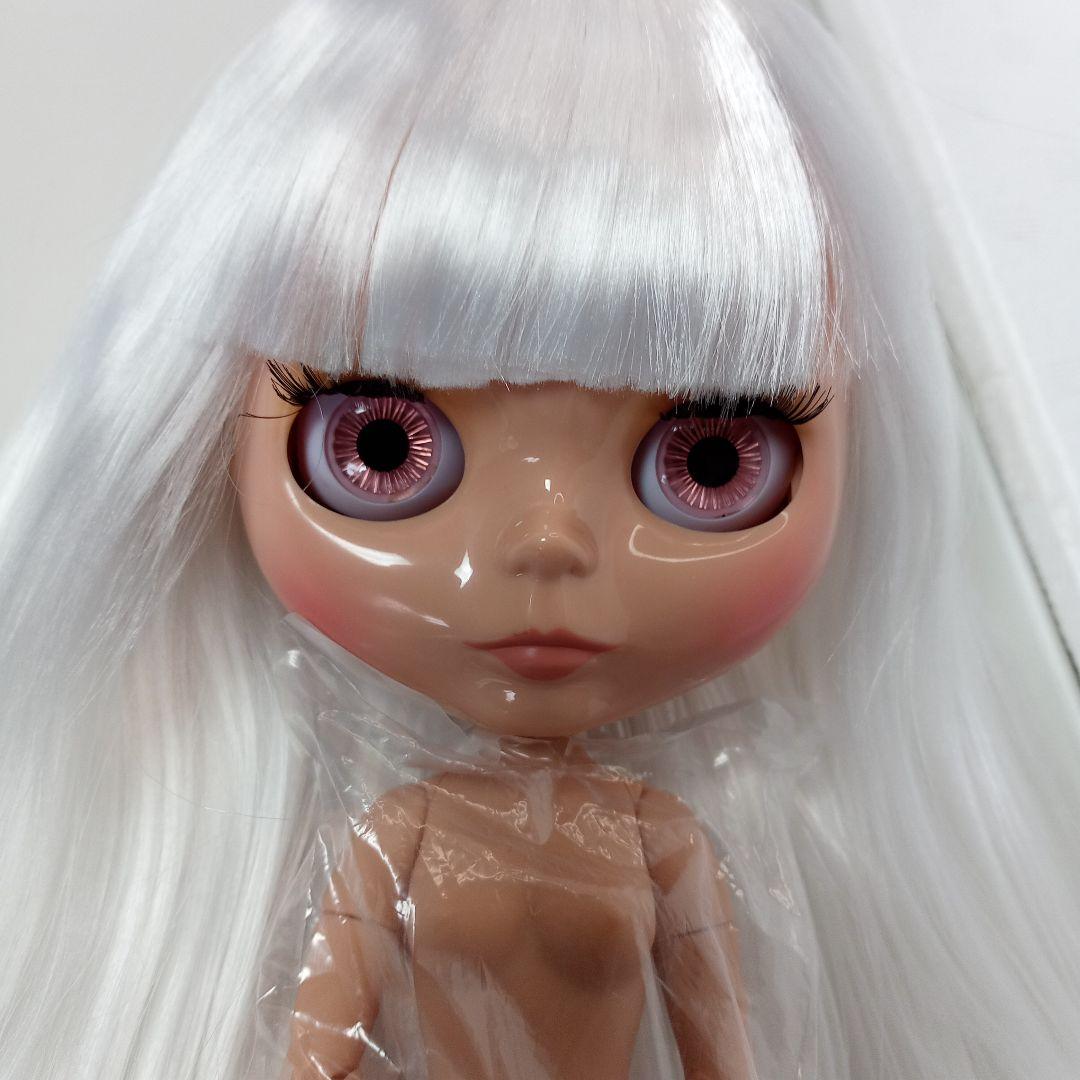 ツヤ肌 タンカラー ホワイトさらさらストレート 新品アイシードール 本体