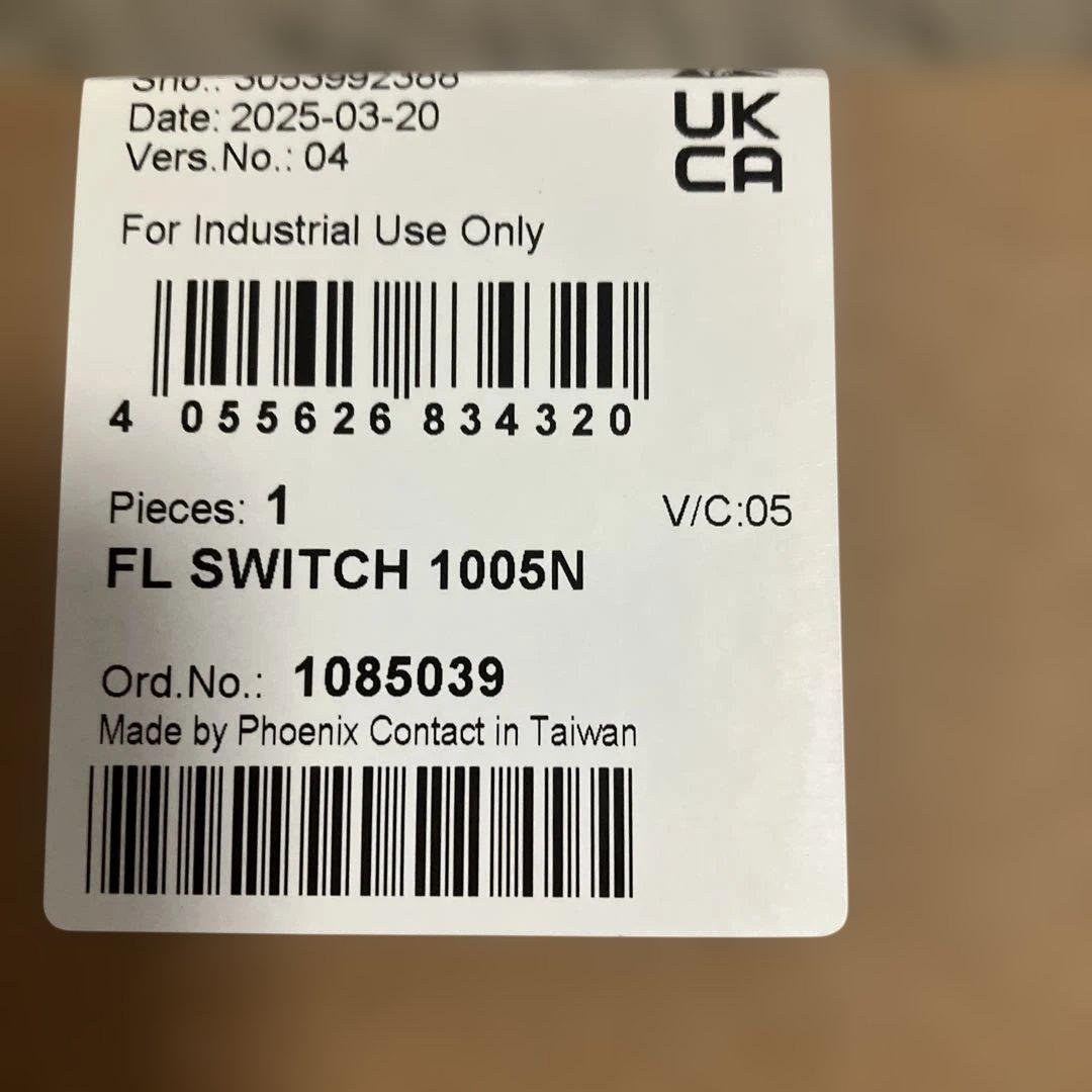 薄型イーサネットスイッチ　FL SWICH 1005N 2点