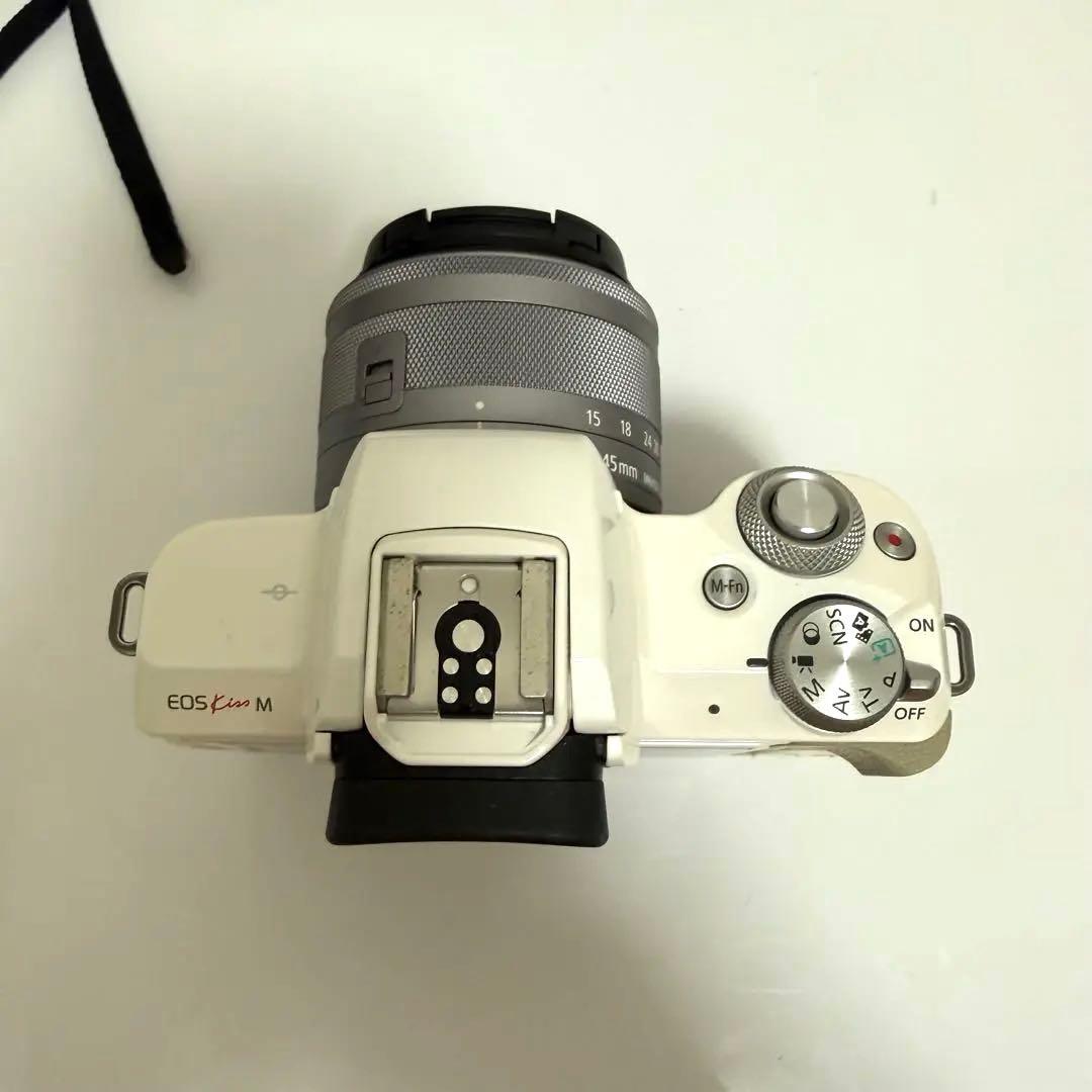 Canon ミラーレス一眼 EOS Kiss M ダブルズームキット ホワイト