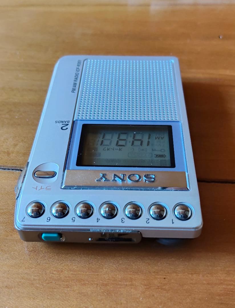 箱入の美品です！SONY ICF-R351 FM/AM PLLラジオ 動作確認済