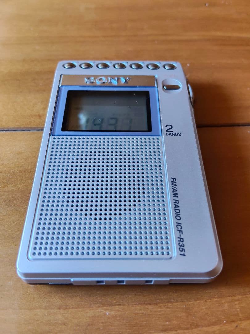 箱入の美品です！SONY ICF-R351 FM/AM PLLラジオ 動作確認済