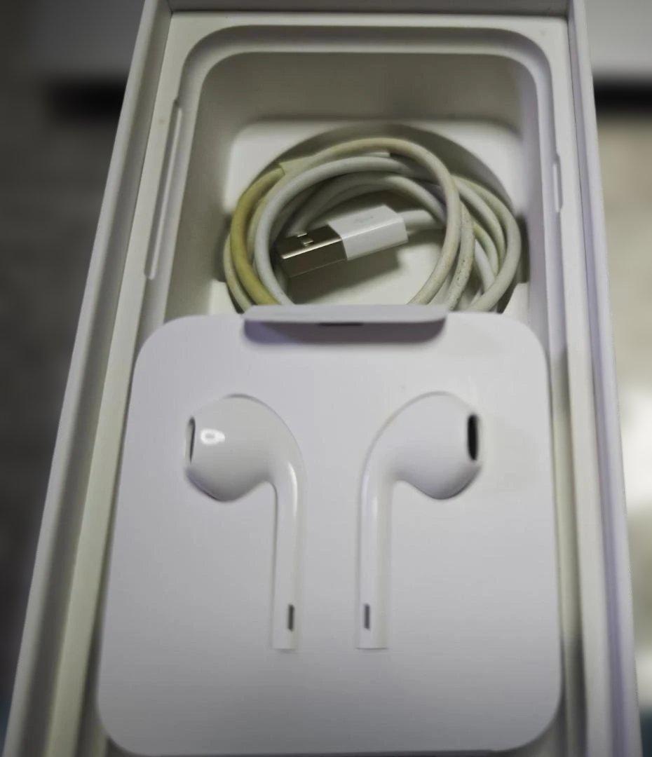 Apple iPhone SE(第2世代) 128GB