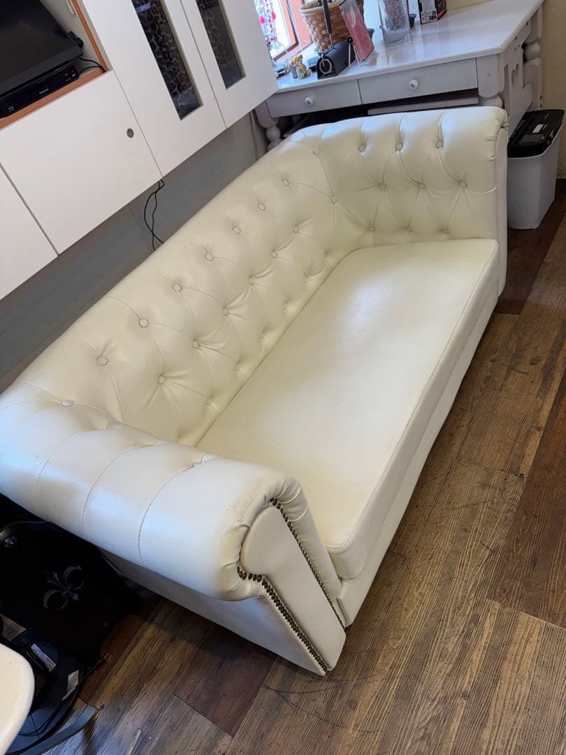 チェスターフィールド　ヴィンセント　ソファ　ホワイト　2人掛けソファ