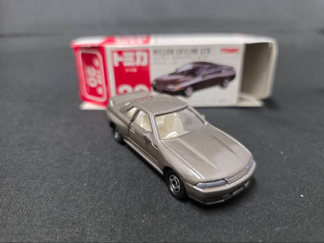 トミカ20ニッサンスカイラインGTR(日本製)