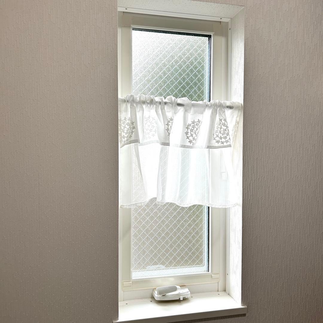 【tsuki専用】フリル付レースカフェカーテン　北欧風　花柄　かわいい　綺麗