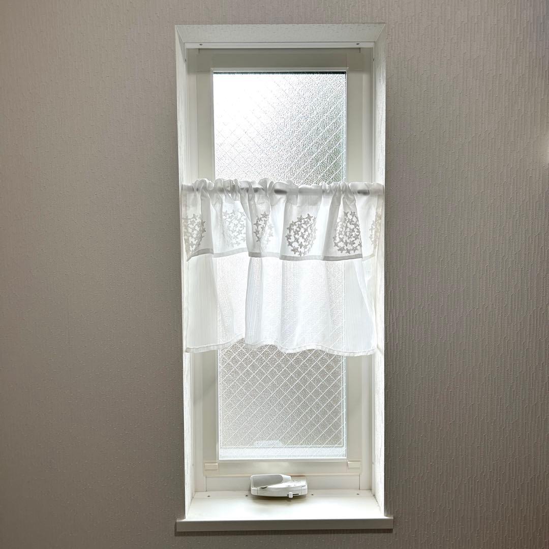 【tsuki専用】フリル付レースカフェカーテン　北欧風　花柄　かわいい　綺麗