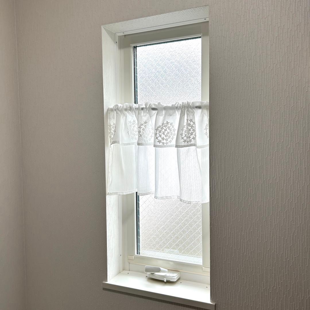 【tsuki専用】フリル付レースカフェカーテン　北欧風　花柄　かわいい　綺麗