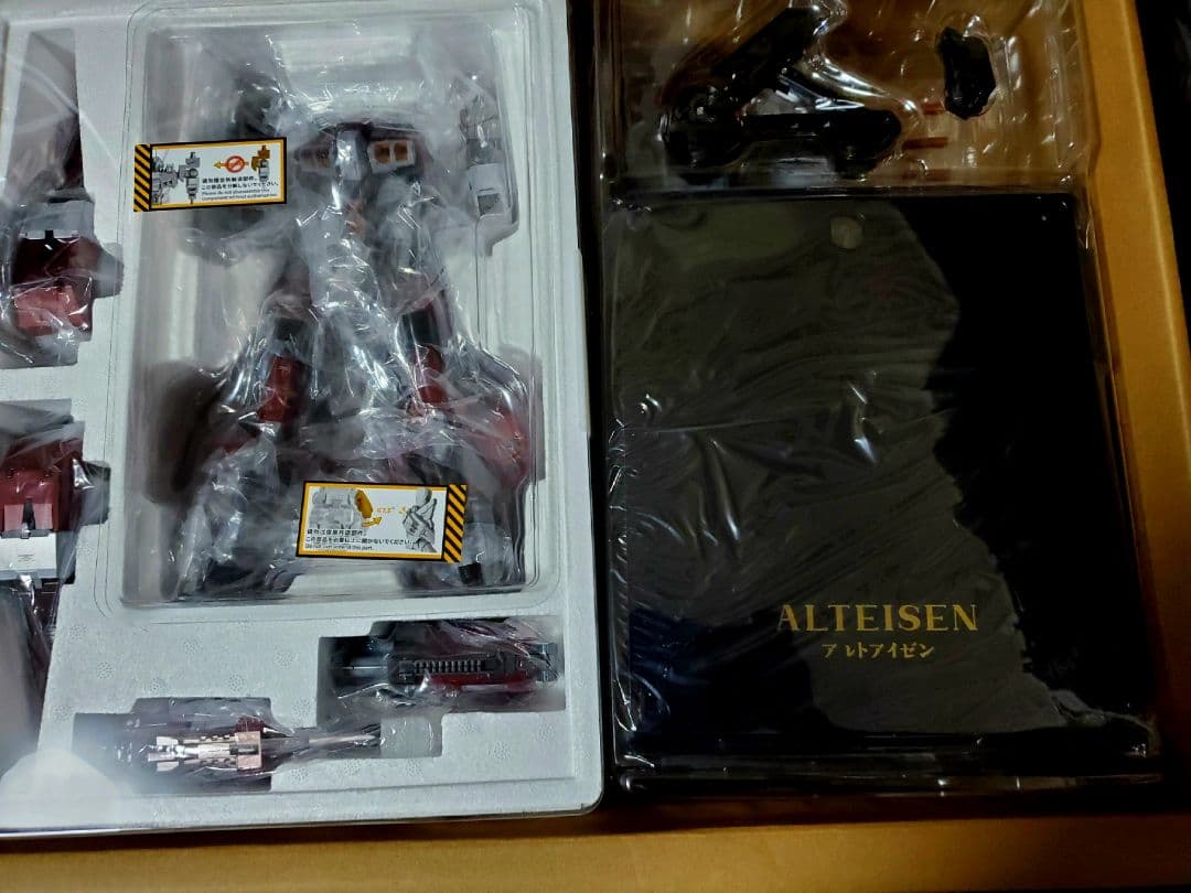 CCSTOYS 鉄魄　アルトアイゼン　修正済み台座付き