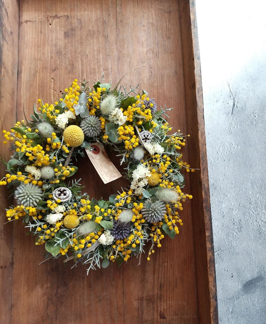 真珠葉アカシアと丸いお花のナチュラルリース