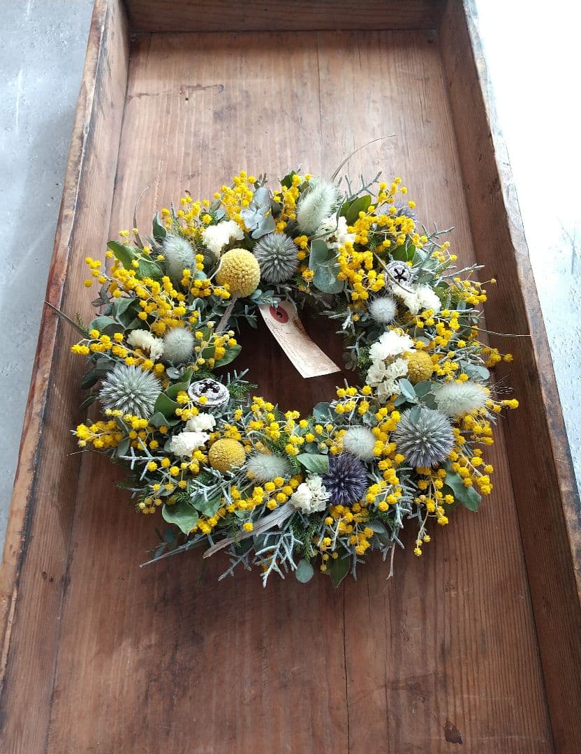 真珠葉アカシアと丸いお花のナチュラルリース