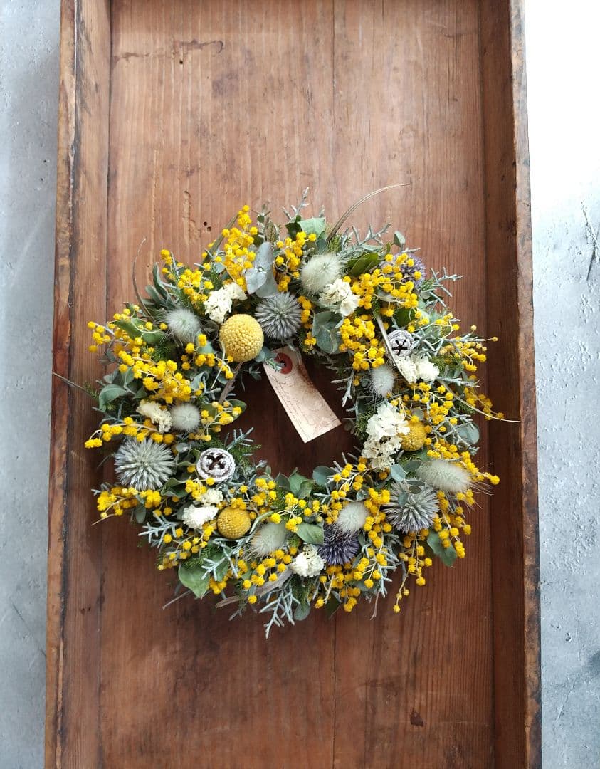 真珠葉アカシアと丸いお花のナチュラルリース