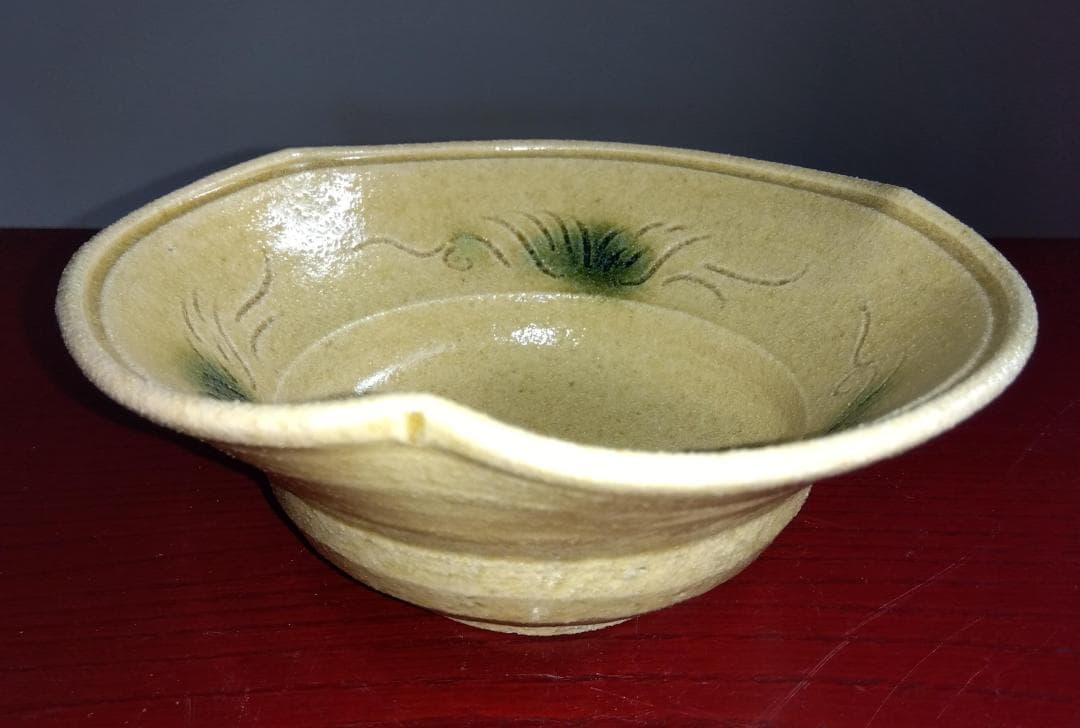 大嶋久興　美濃焼の名工　【子の日窯】　黄瀬戸「油揚げ手」希少三方捻り向付け逸品