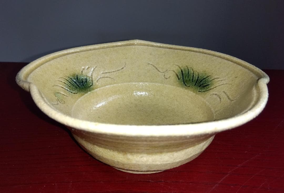 大嶋久興　美濃焼の名工　【子の日窯】　黄瀬戸「油揚げ手」希少三方捻り向付け逸品