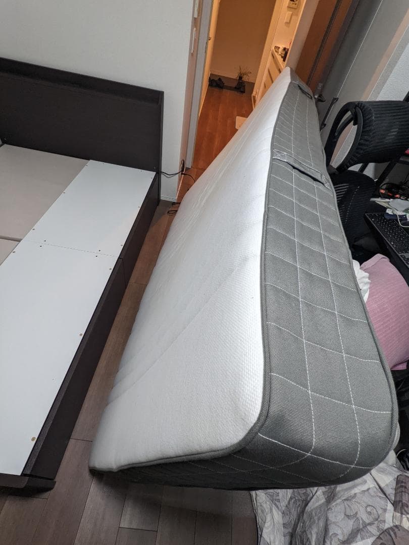 ベッドフレーム: NITORI マットレス: IKEA