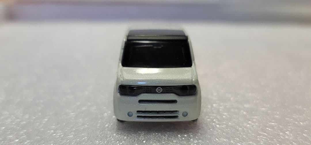 【送料無料】希少色！ 日産 キューブ ホワイトパール ミニカー 「 トミカ 」