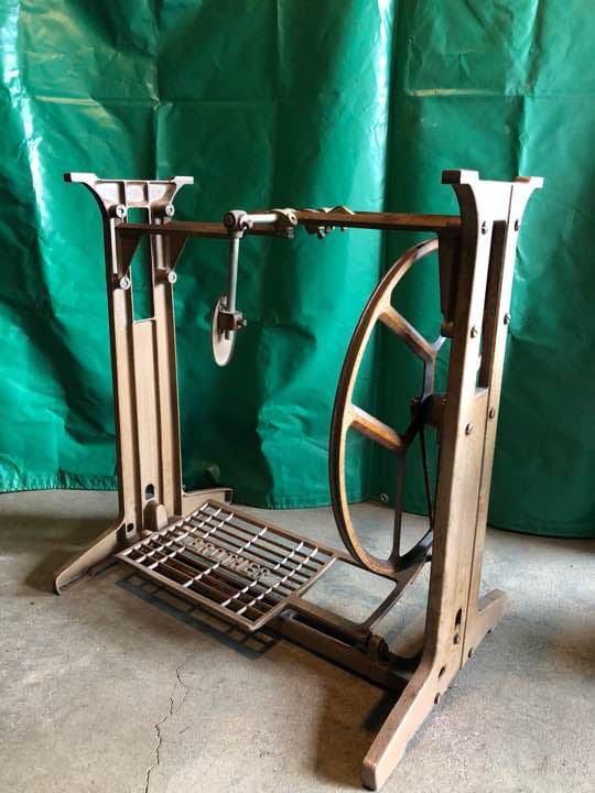 ブラザー工業用足踏みミシン鉄足
