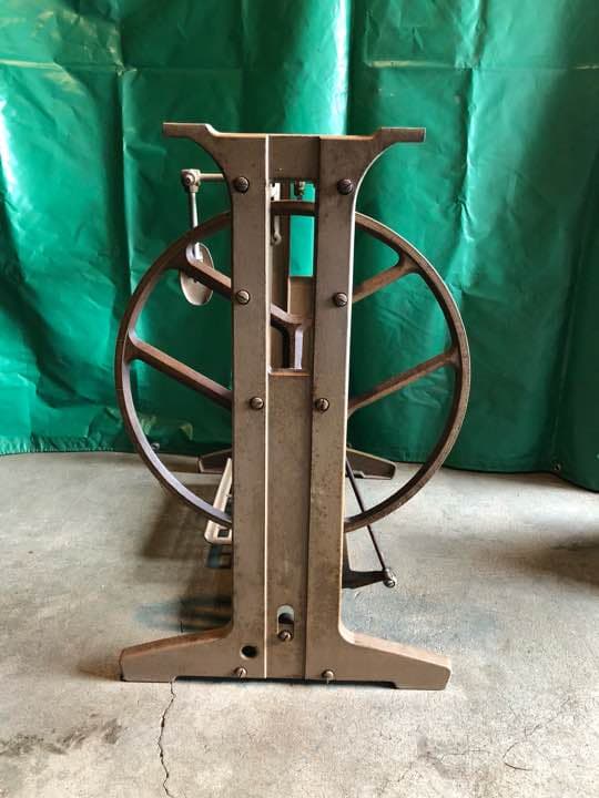 ブラザー工業用足踏みミシン鉄足