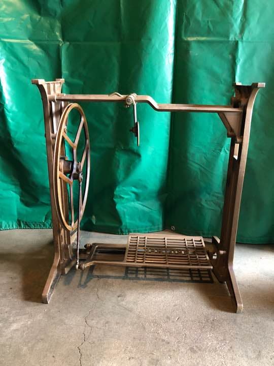 ブラザー工業用足踏みミシン鉄足