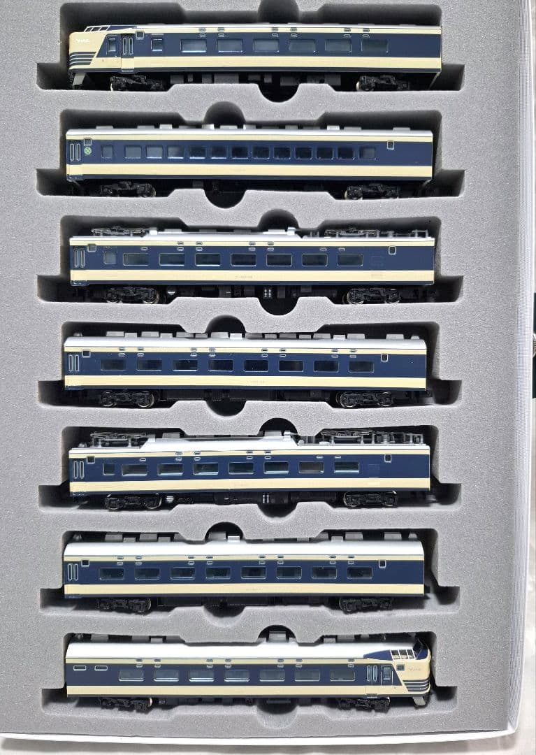 KATO Nゲージ 10-395 583系 特急形寝台電車 基本セット