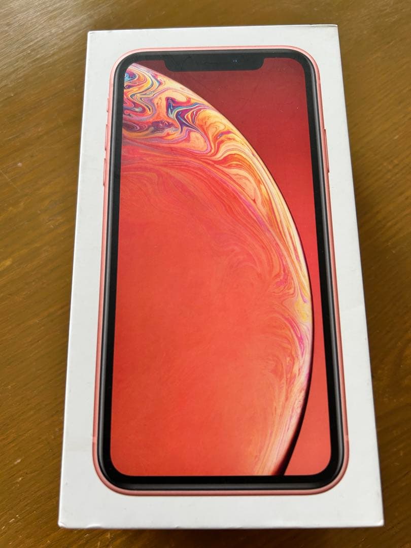 iPhone XR コーラル ひび割れあり