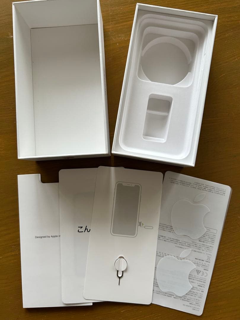 iPhone XR コーラル ひび割れあり