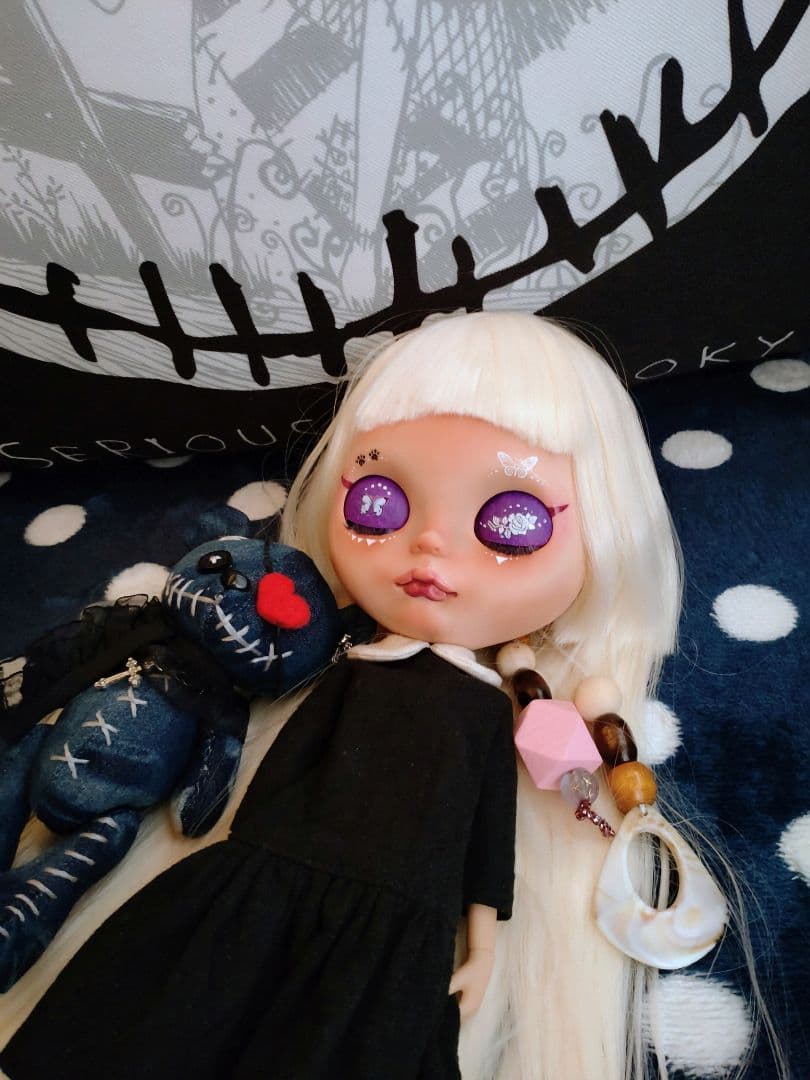 カスタムアイシードールカフェオレフェイスアウトフィット付き