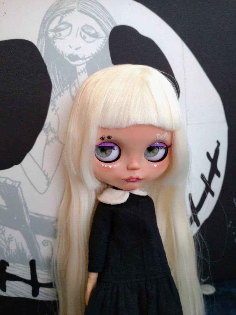 カスタムアイシードールカフェオレフェイスアウトフィット付き