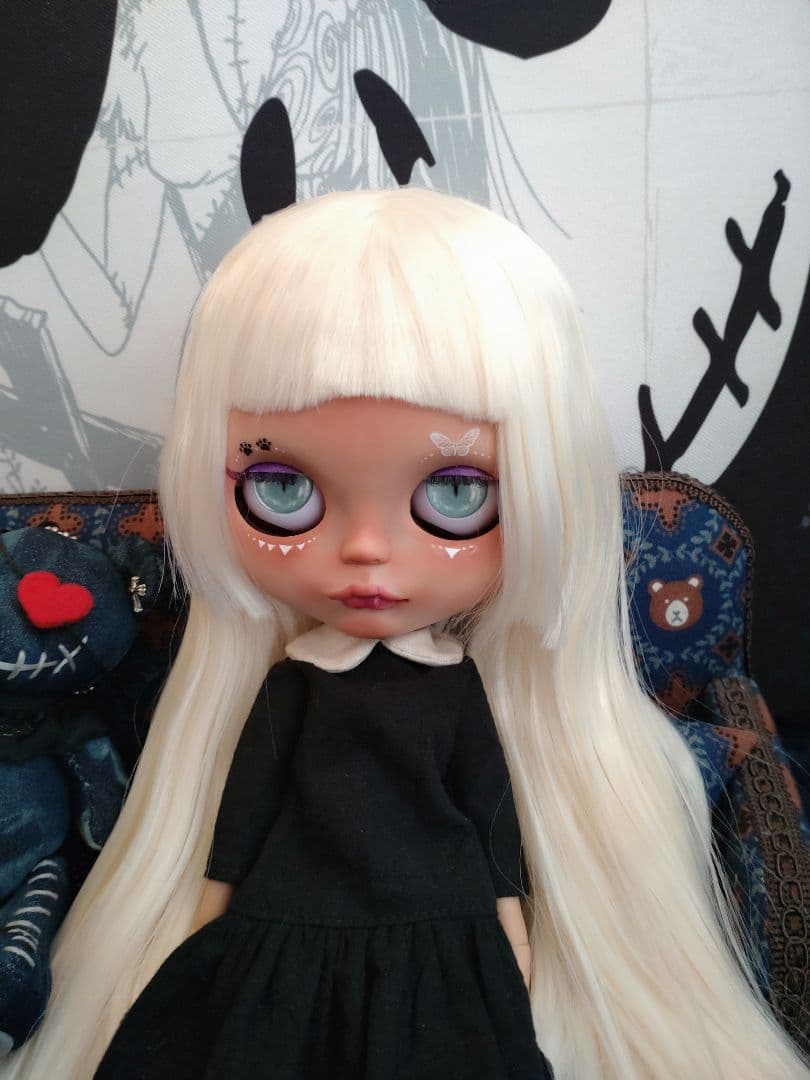 カスタムアイシードールカフェオレフェイスアウトフィット付き