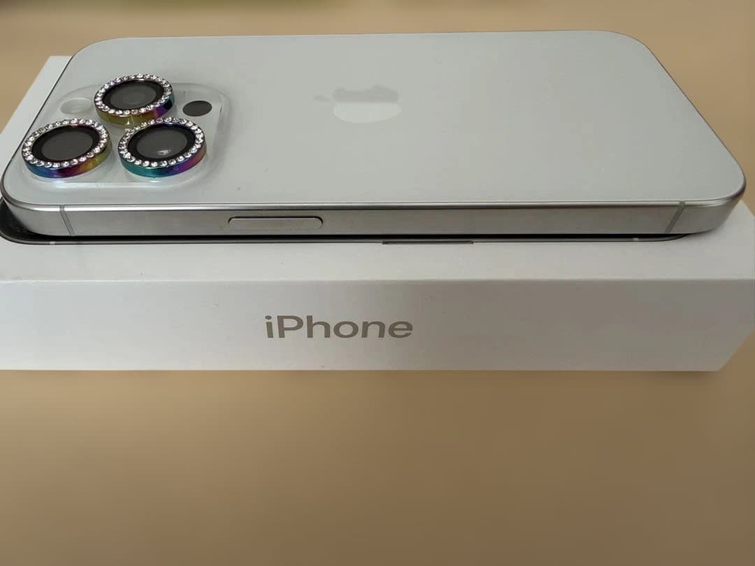 iPhone 15pro 128GB ホワイト　SIMフリー　おまけ付き