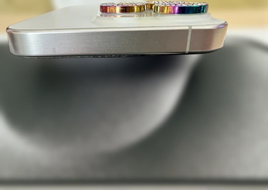 iPhone 15pro 128GB ホワイト　SIMフリー　おまけ付き