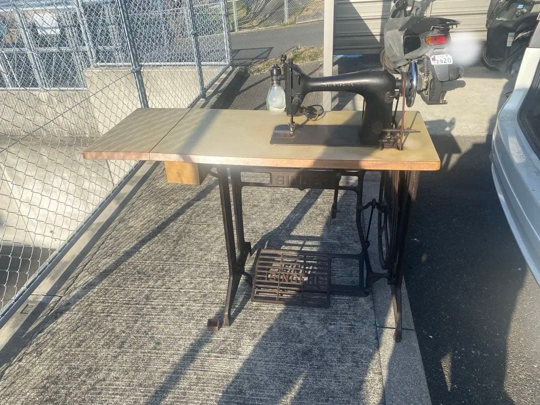 足踏みミシン 木製テーブル付き