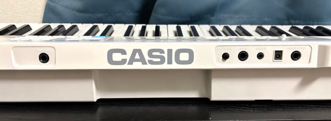CASIO 光ナビゲーション　キーボード　LK311 電子ピアノ 2018年製