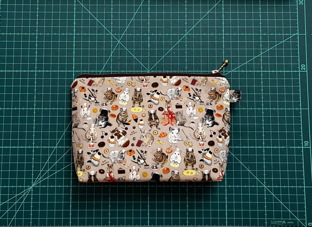 ハンドメイド　げっ歯類いっぱい　20cmファスナーポーチ　マチ付きポーチ