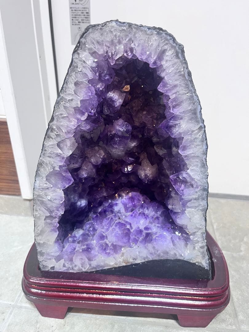 お値下げします【アメジスト】9.3キロ　原石　専用台付