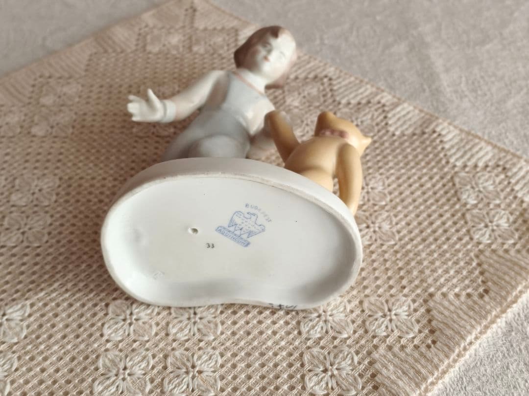 * vintage figure ୨୧ * ゜❀ 女の子と テディ・ベア