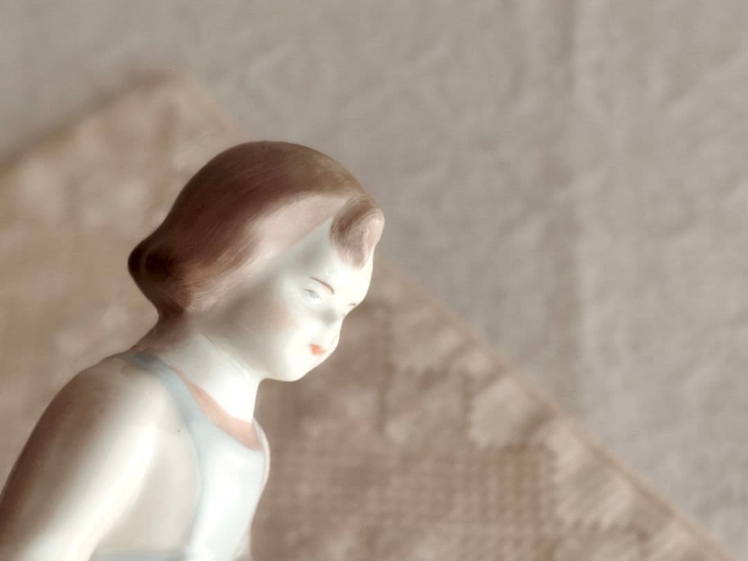 * vintage figure ୨୧ * ゜❀ 女の子と テディ・ベア