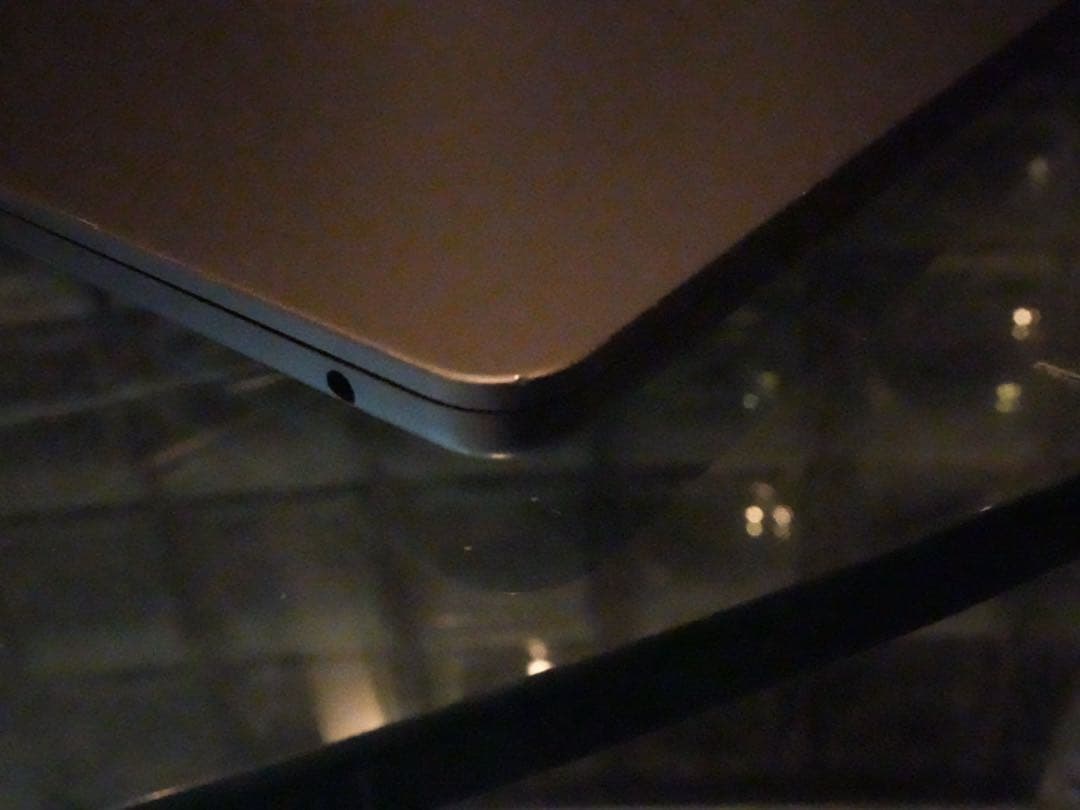 年始限定値下　MacBook Air 2022 メモリ8GBストレージ256GB