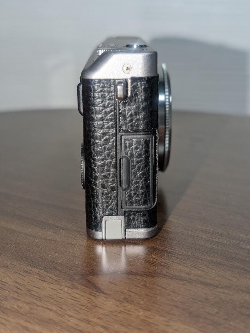 【美品 箱付】フジフィルム FUJIFILM XF1 デジカメ コンパクト