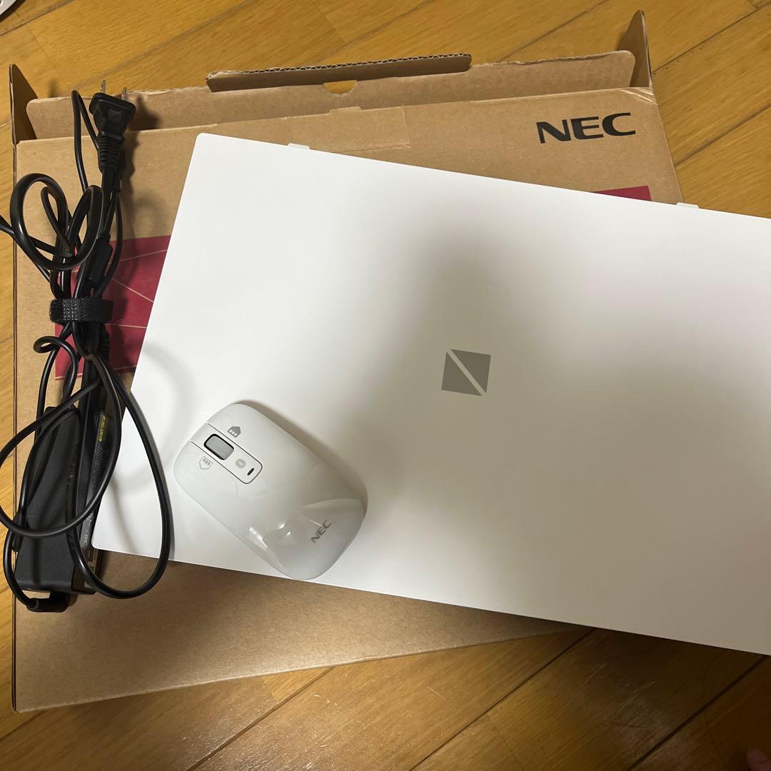 LAVIE N15 Ryzen 7 ホワイト マウス、ケース、箱付き