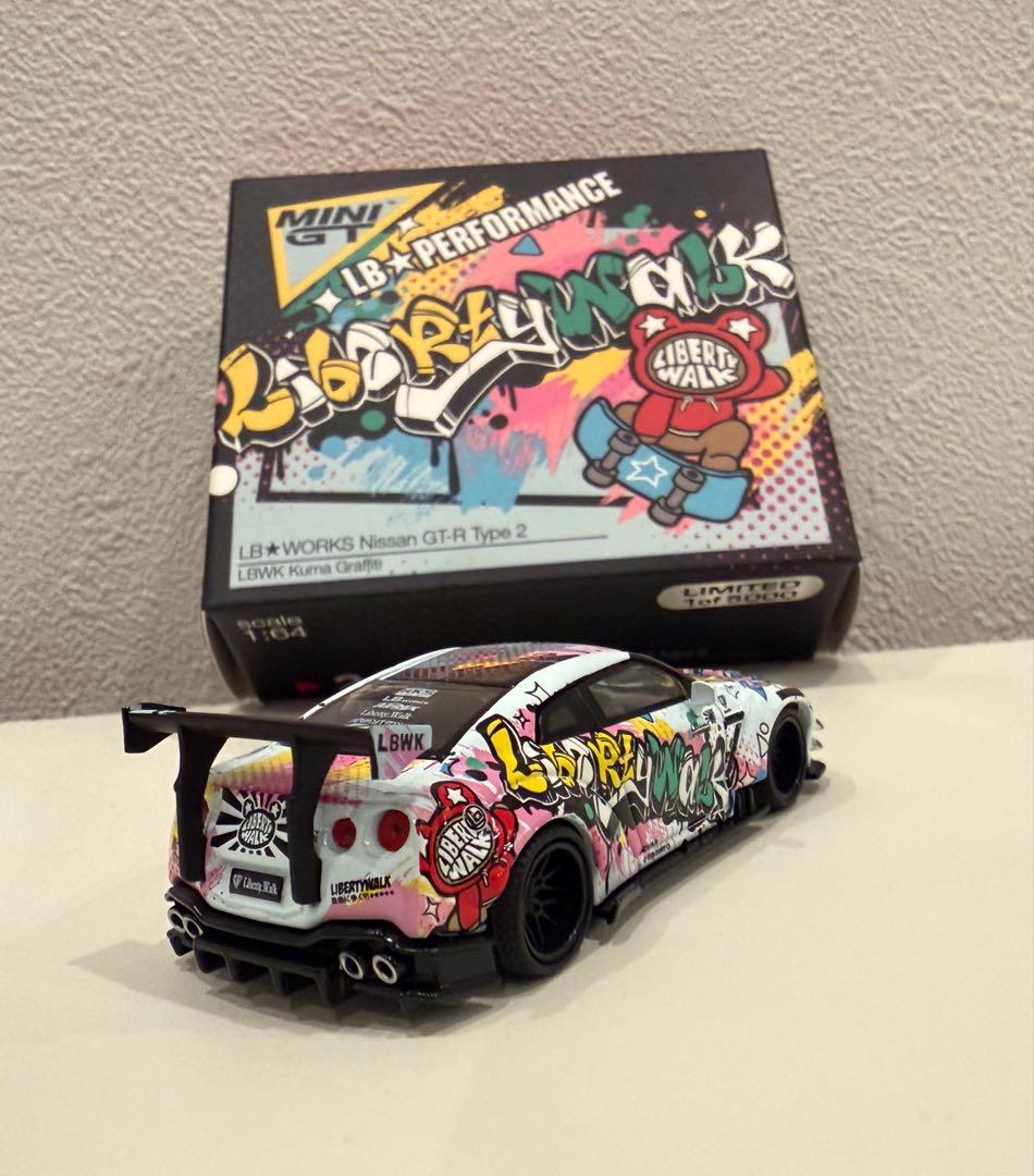 MINI GT 244 Liberty walk GTR Kuma 希少品