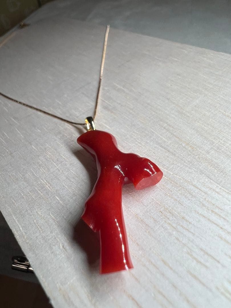 【極上の純国産☆】天然　血赤サンゴ　高知県産　9.542ct k18ペンダント