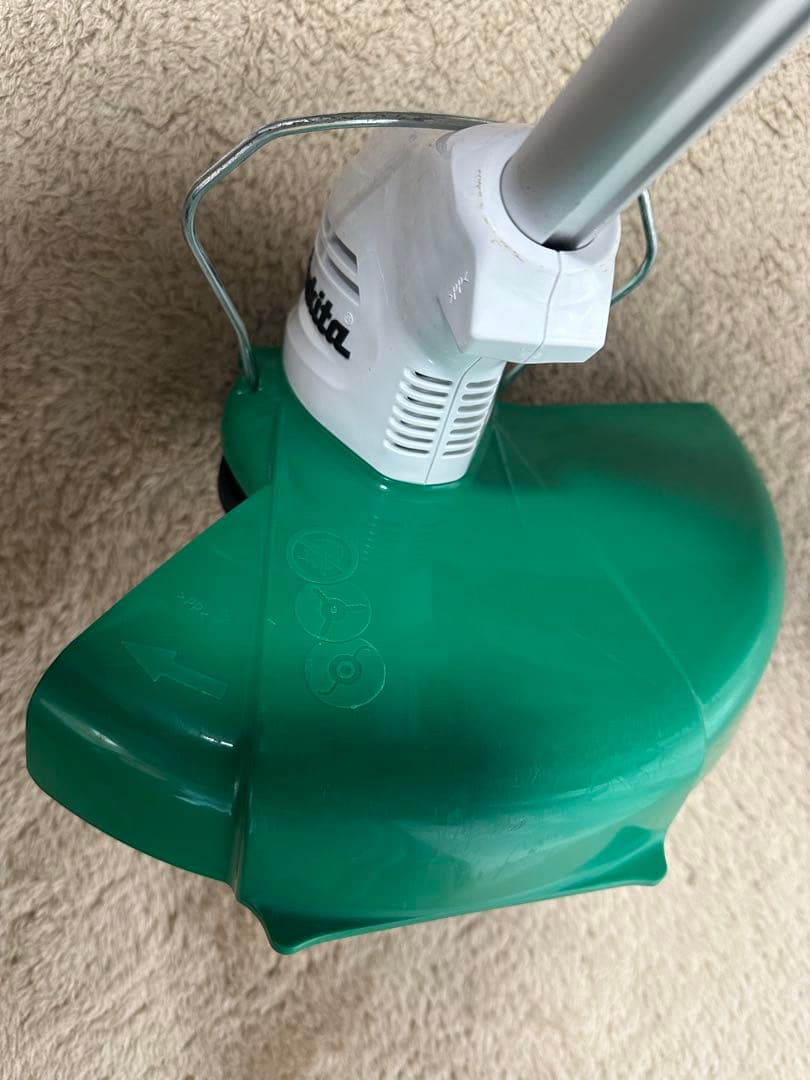 マキタ　充電式草刈機　MUR100D（本体のみ)