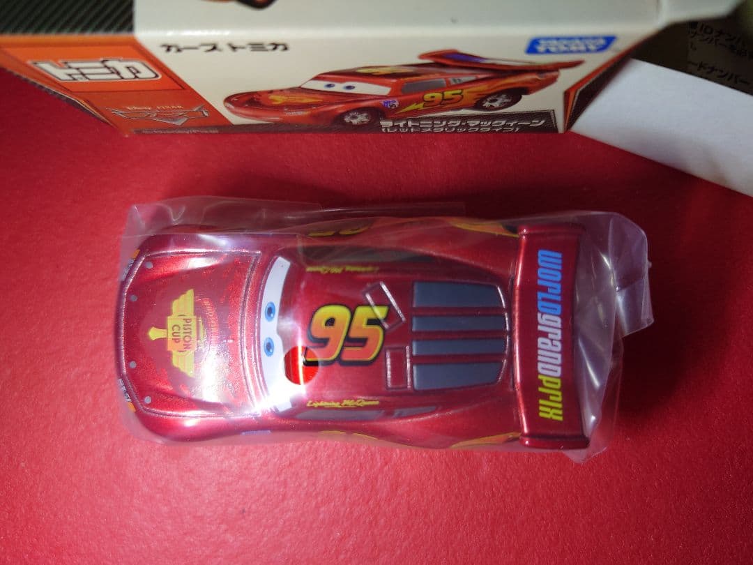 【新品未使用】カーズ トミカ ライトニング＊マックイーン レッドメタリック