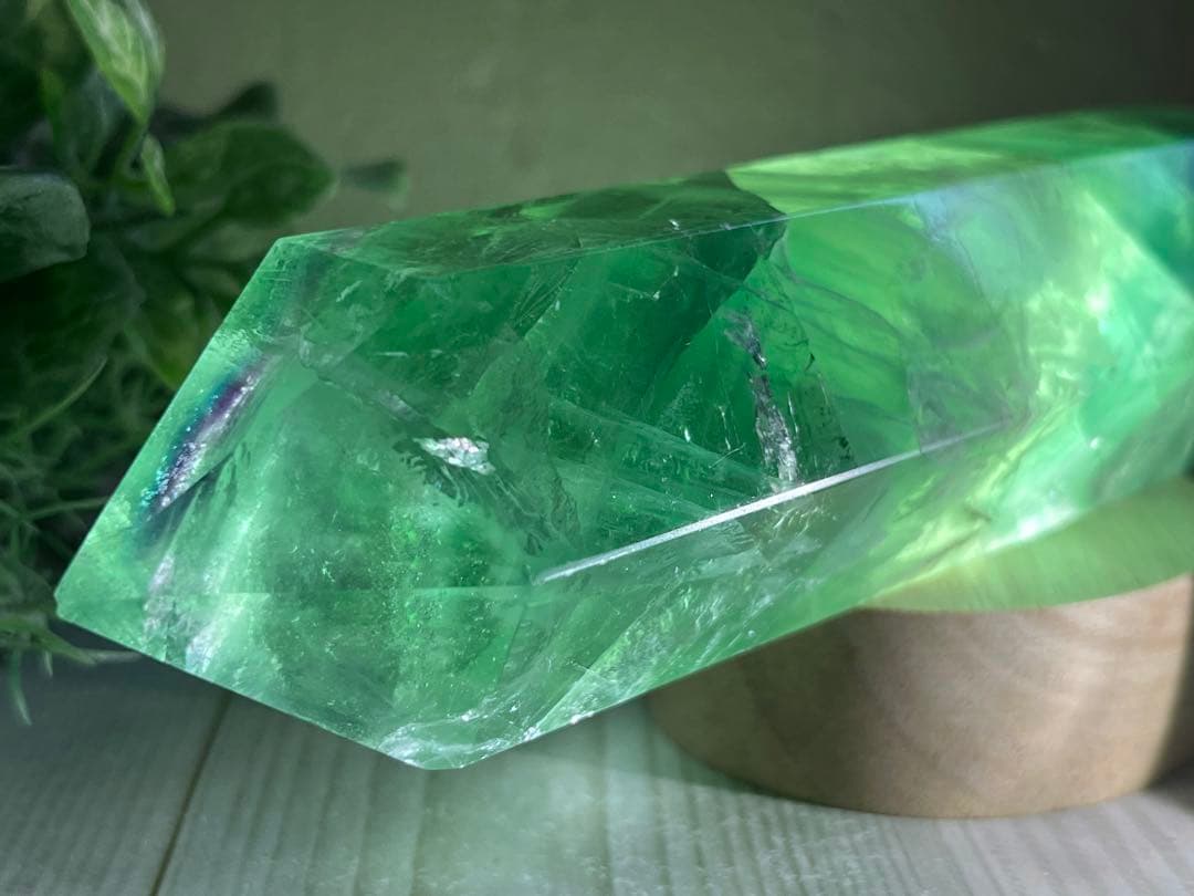 エンジェルフェザー✨　レインボー　フローライト　蛍石　特大　ポイント　原石