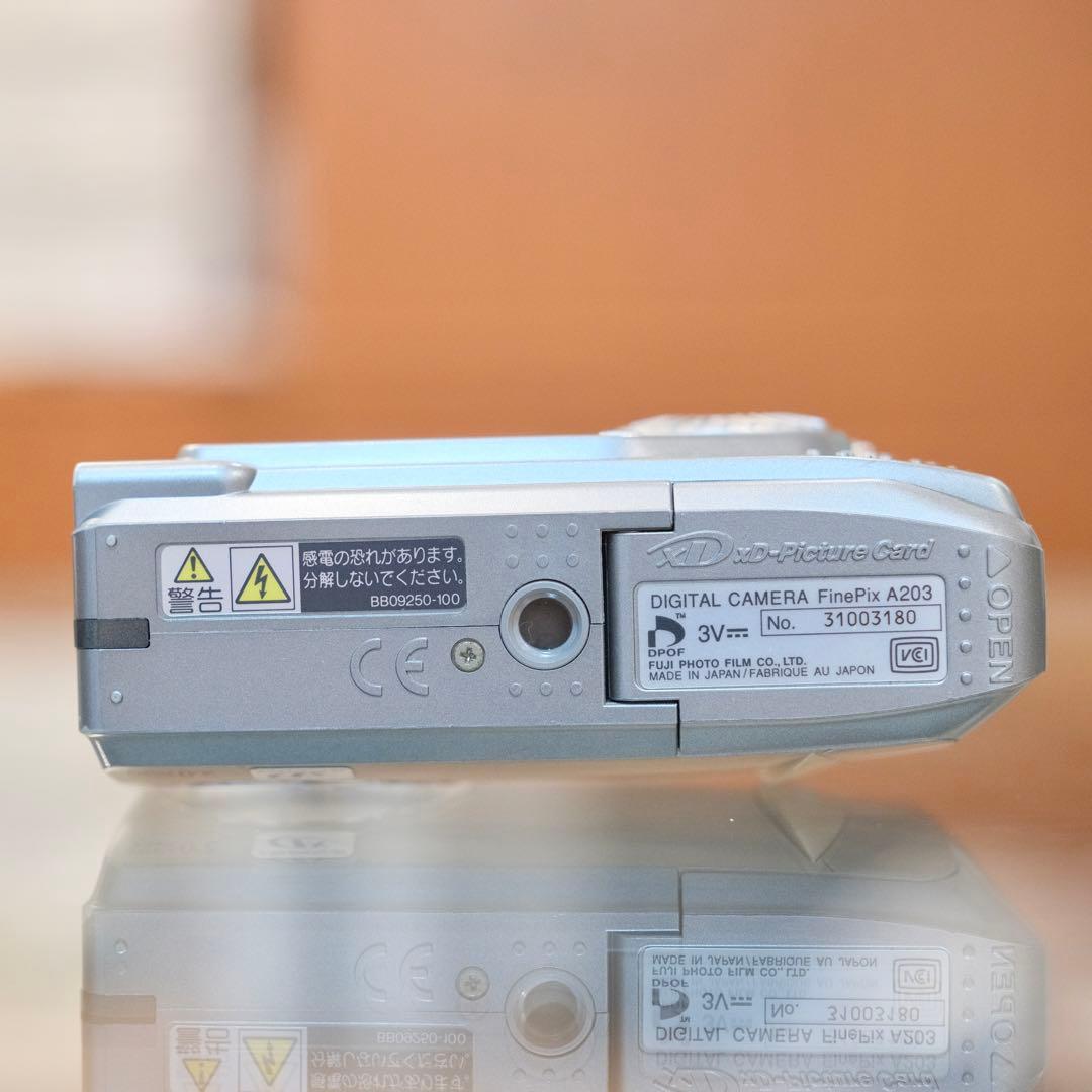 動作品 コンデジ 平成レトロ CCD FUJIFILM FinePix A203