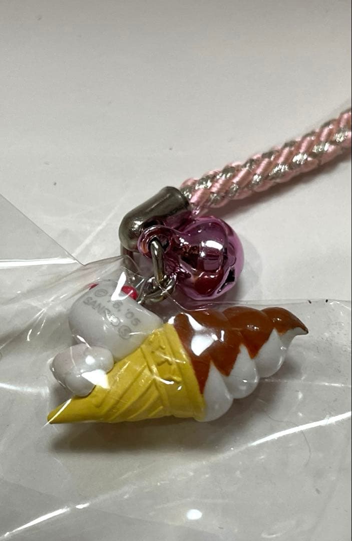 日*1様 ハローキティ 根付 ストラップ　アイスシリーズ　6種