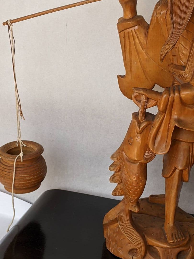 東南アジア　お土産品　本体一刀彫