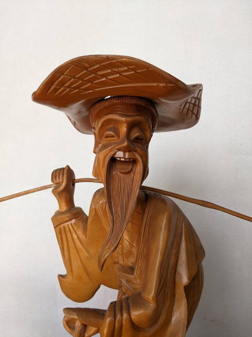 東南アジア　お土産品　本体一刀彫