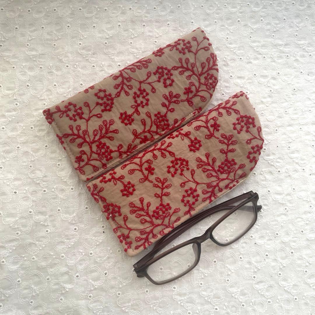 草です！刺繍生地のメガネケース　ハンドメイド